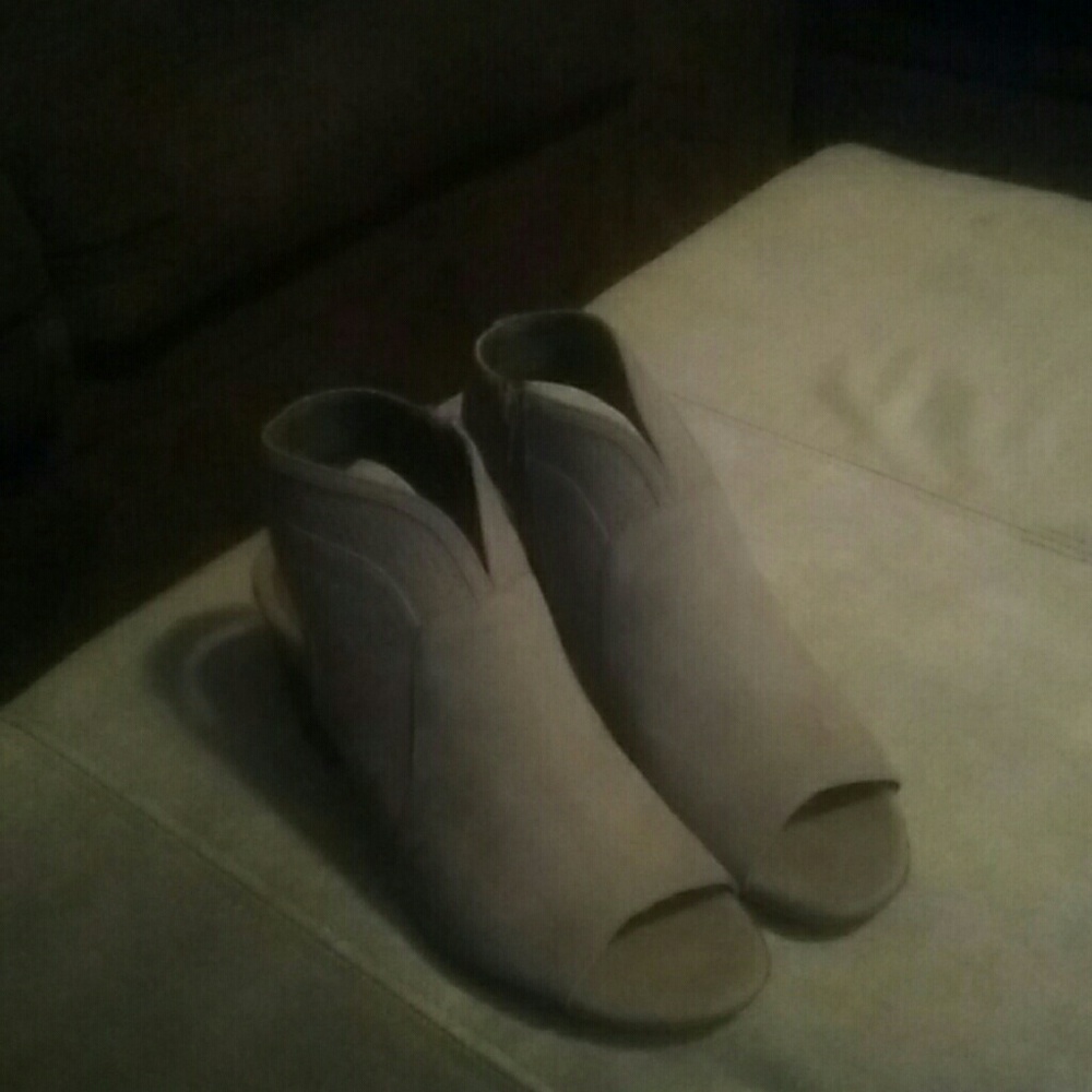 Size 9.5 shoes